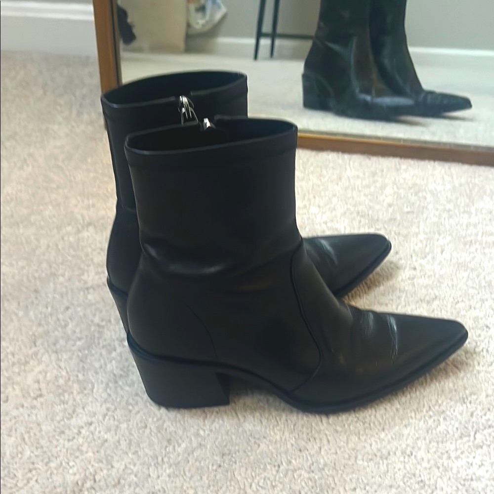 Elegant Black Leather Ankle Booties - Picture 4 of 4